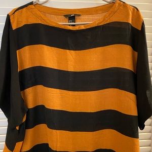 Stripped semi cropped shirt